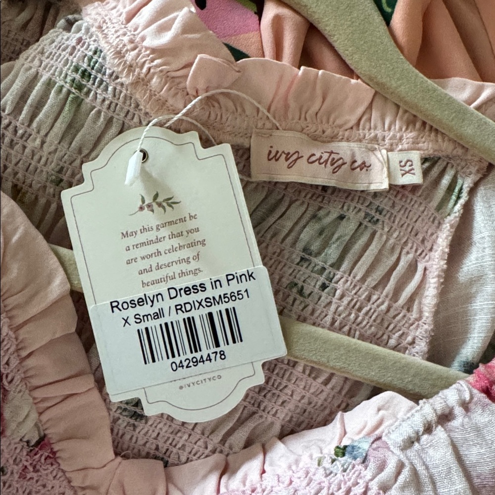 NWT Ivy City Co Pink Floral Smocked Roselyn Midi Dress XS - Picture 4 of 12
